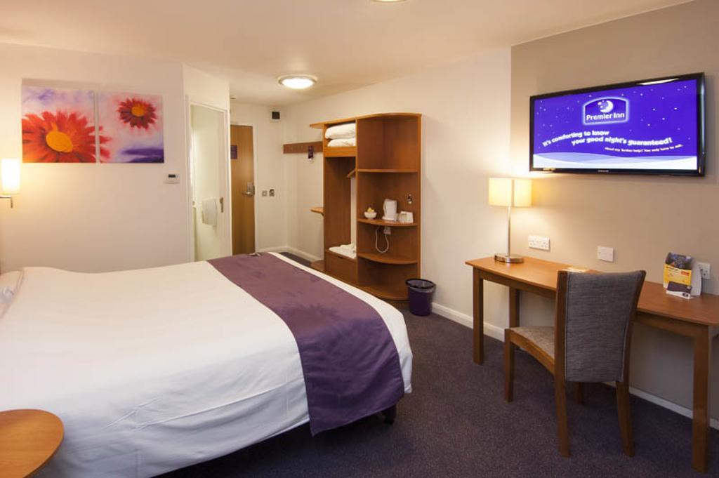 Premier Inn Newcastle - Holystone Holystone  Exterior photo